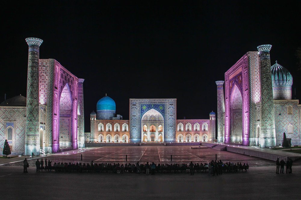 Площадь Регистан в Самарканде.