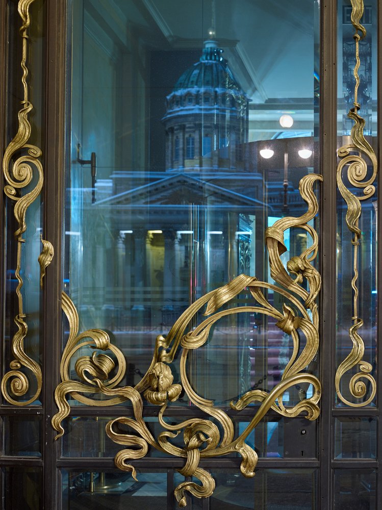 Невское Зазеркалье