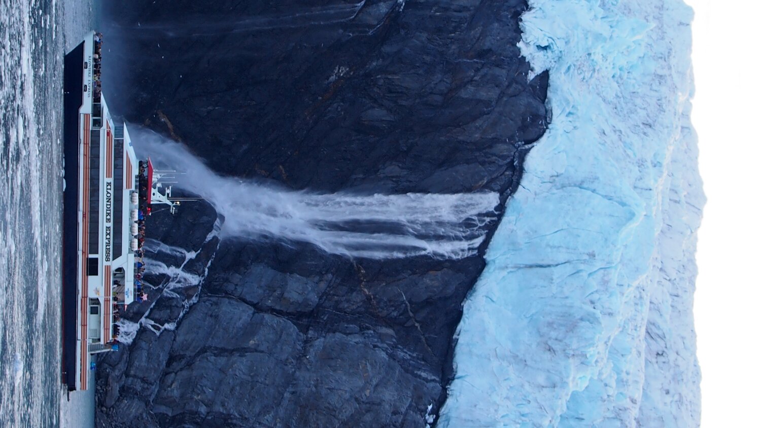 Ледяной водопад Ice waterfall
