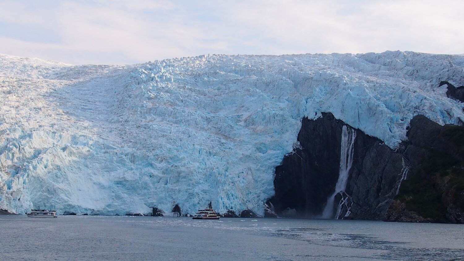 Ледяной водопад Ice waterfall