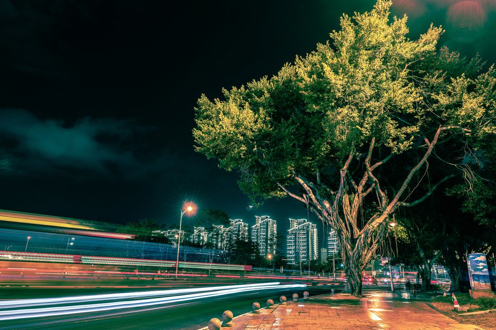 Фотография автора Эдуард Тихонов