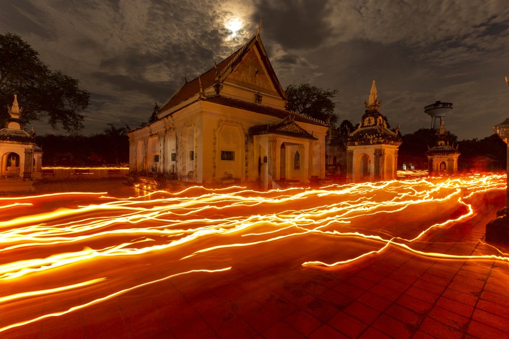 Full moon fire