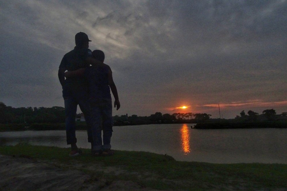 Brothers are looking for a new morning