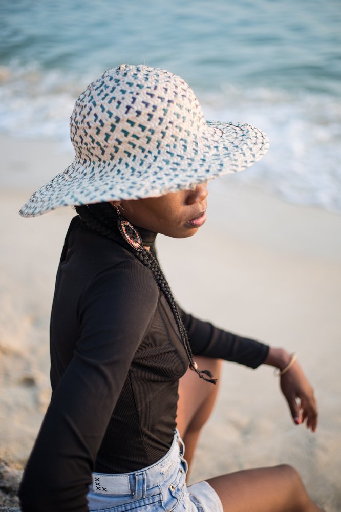 Girl on the sea Show