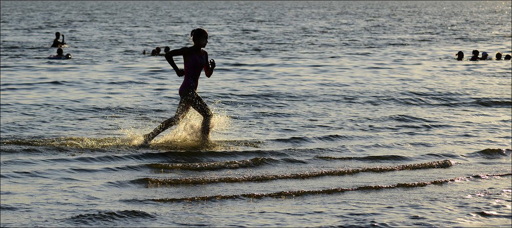 Бегущая по волнам