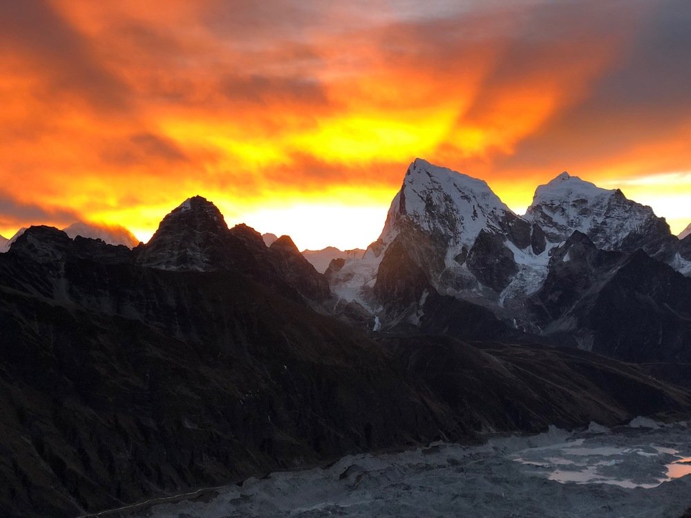 Рассвет с вершины Калапатар