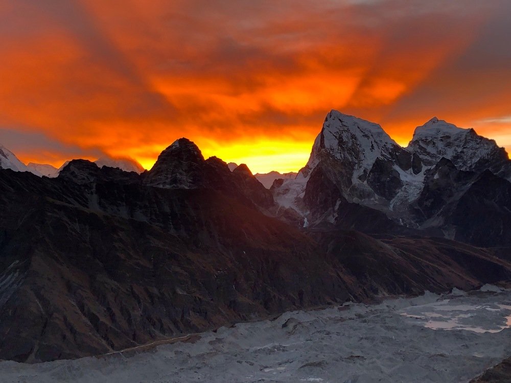 Рассвет с вершины Калапатар