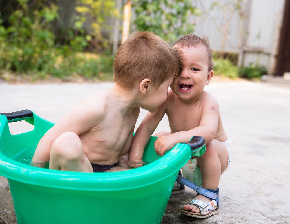 Нельзя обижать младших