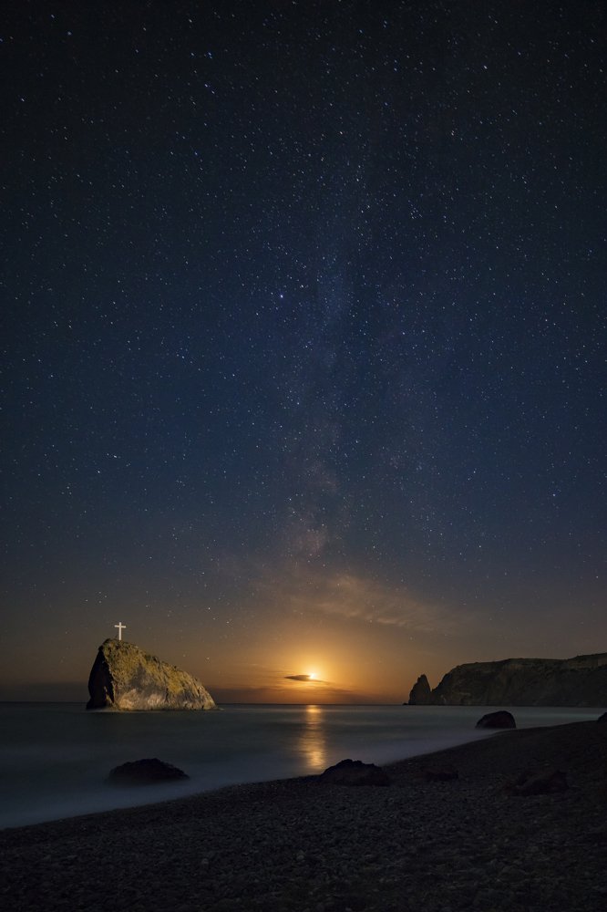 Яшмовый пляж. Закат луны