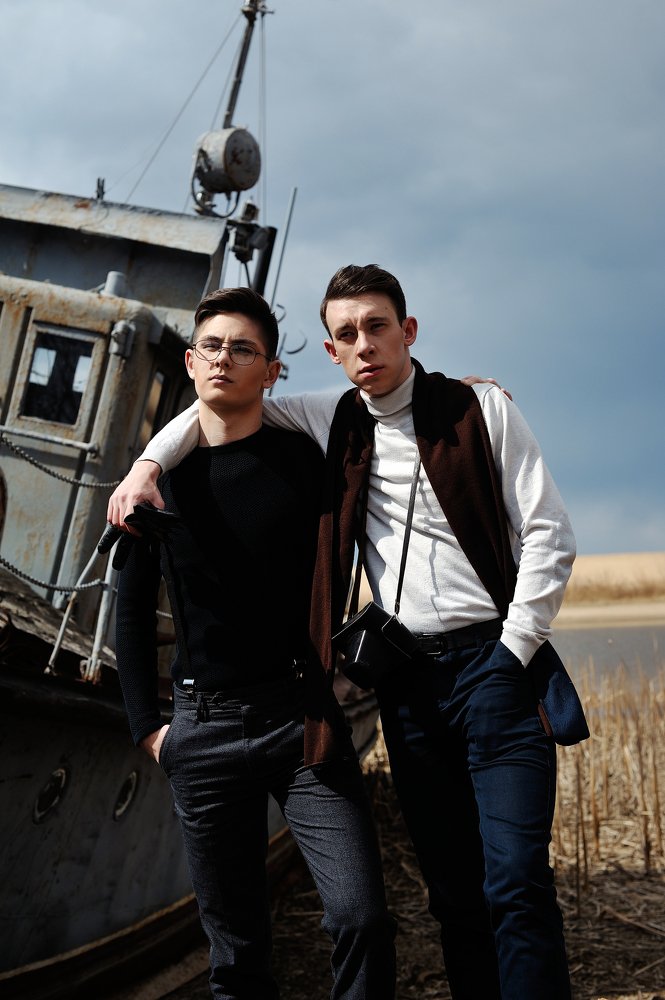 Два товарища