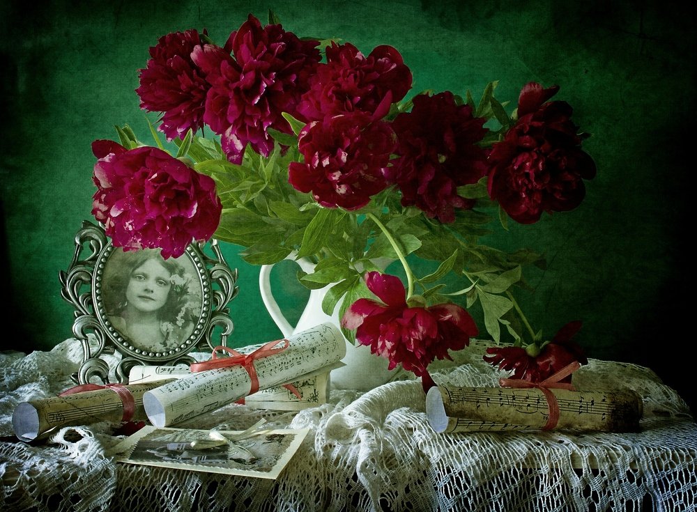 Натюрморт с пионами