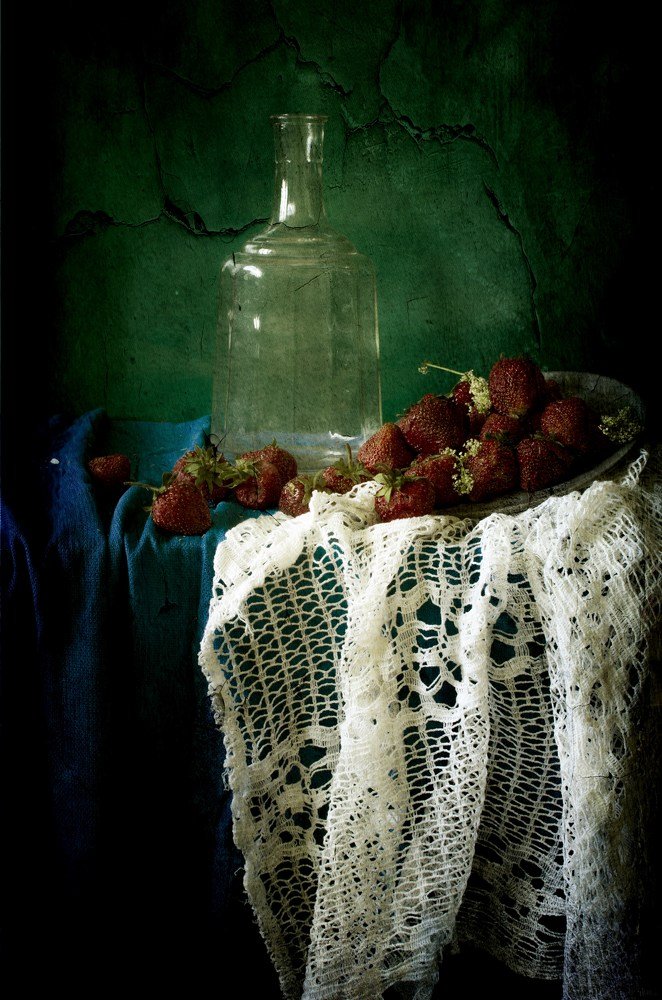 Натюрморт с клубникой