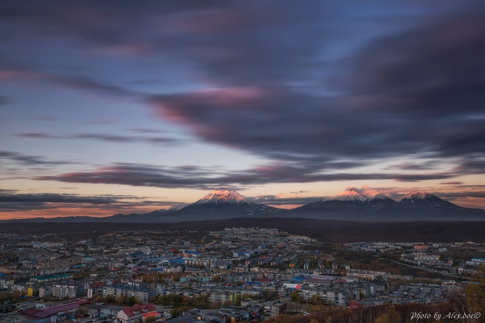 на краю земли наступает ночь... on the edge of the earth night falls...