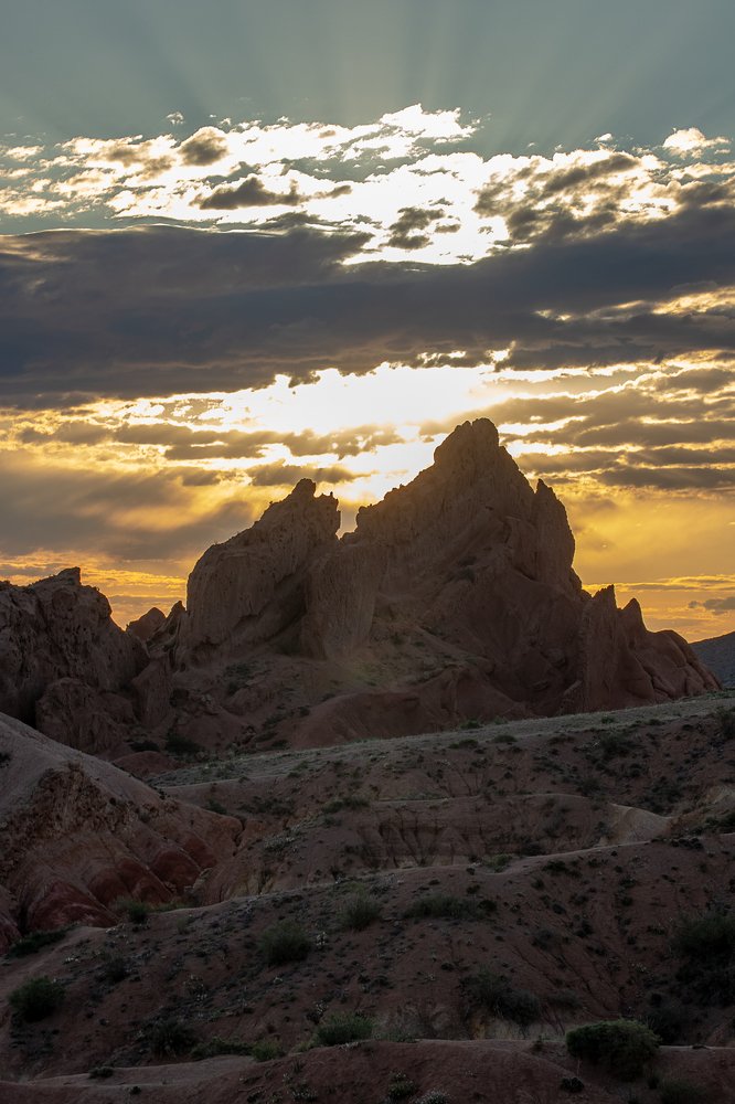 Рассвет в ущелье Сказка