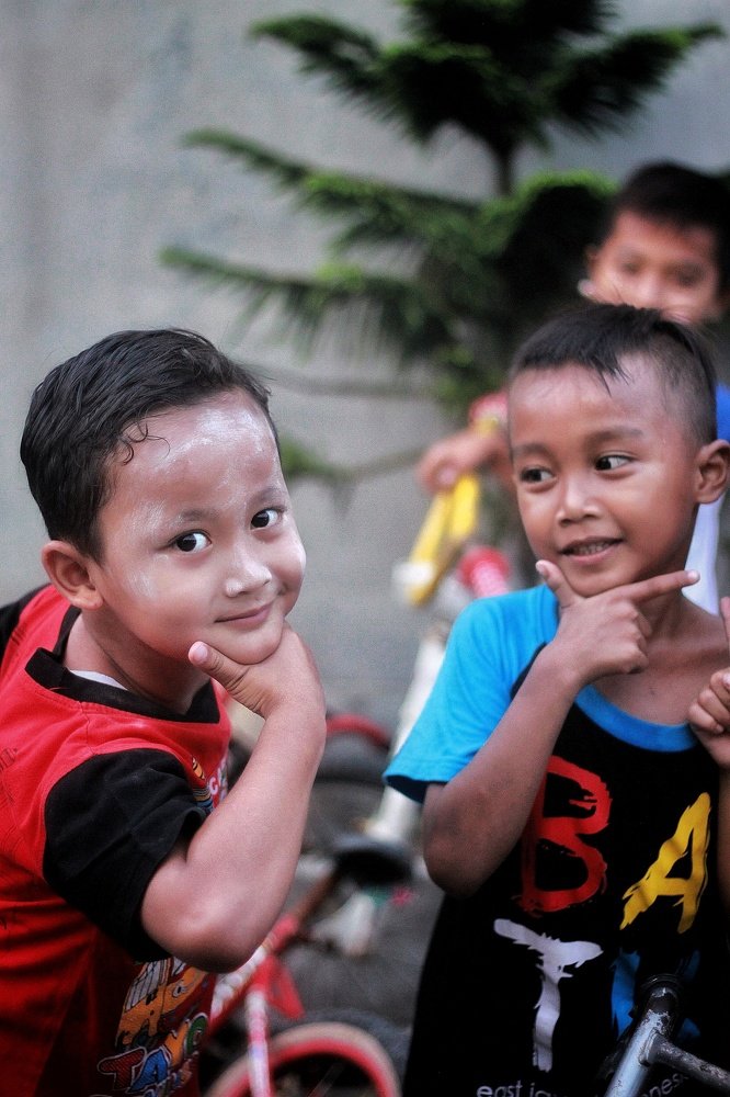 He shoots us , brother