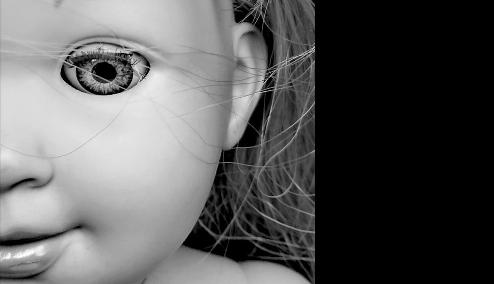 La mirada de la muñeca