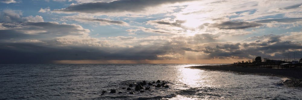 Адлер. Март