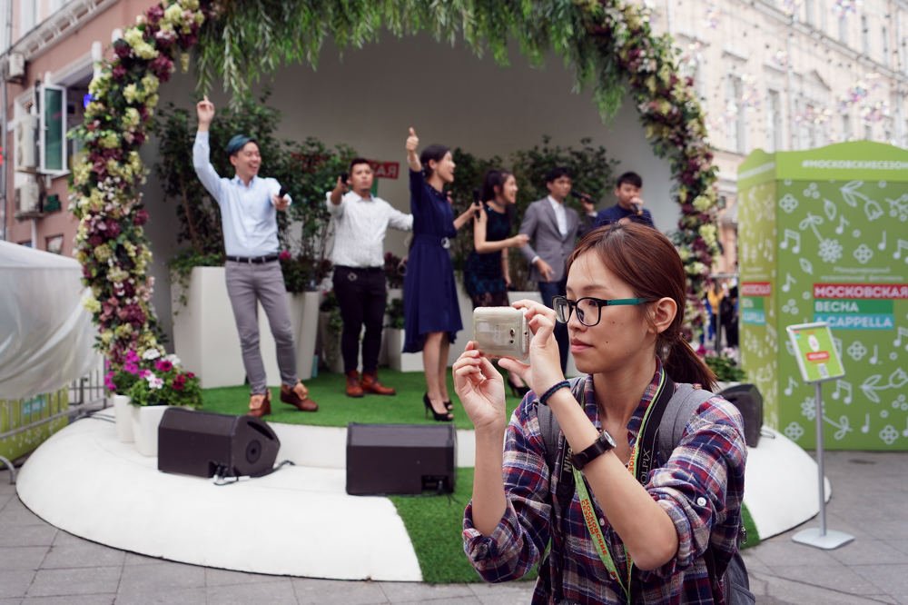 Вот такая она - работа менеджера музыкальной группы - все нужно снять!