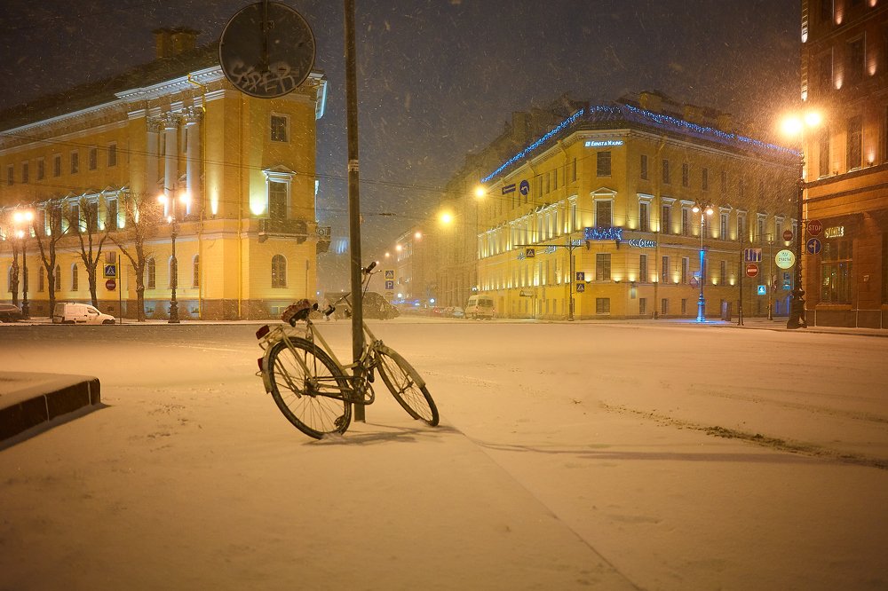 В лучах фонарей