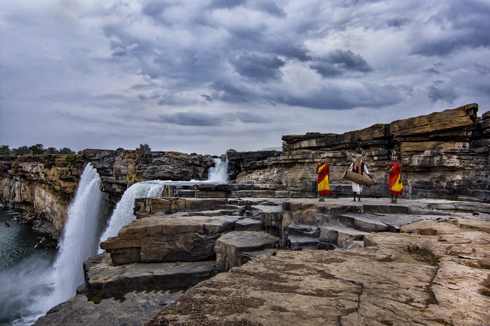 THE TRIBAL ON THE FALLS