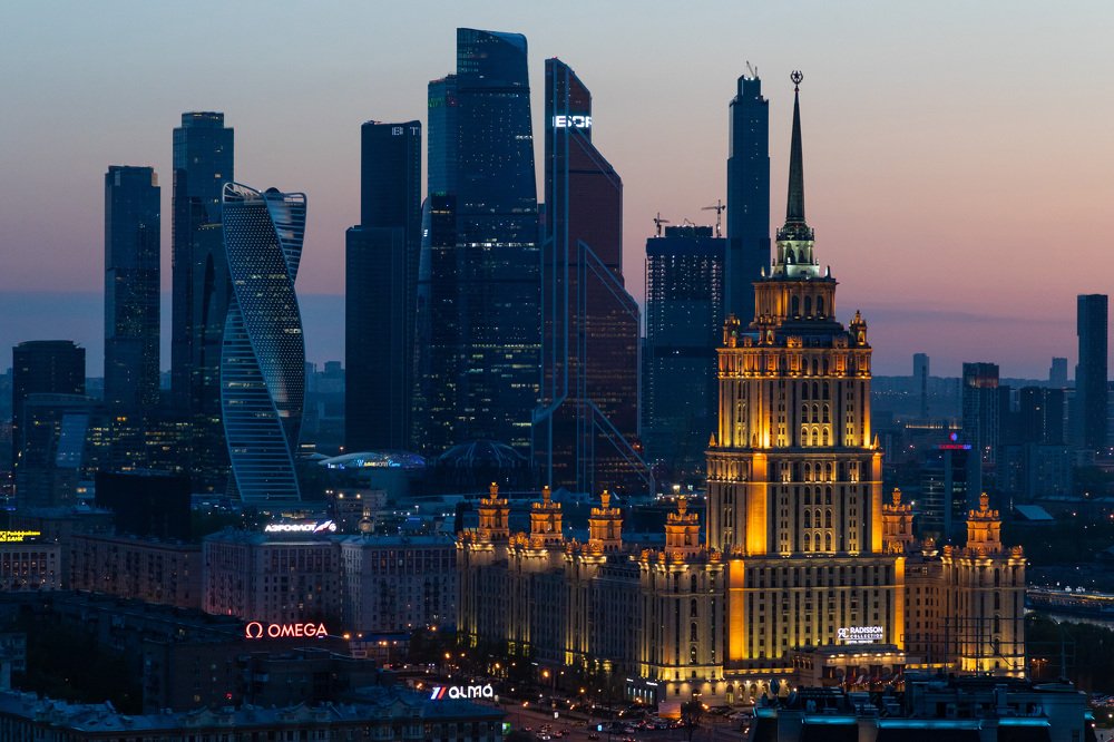 Гостиница Украина на фоне Москвы-Сити