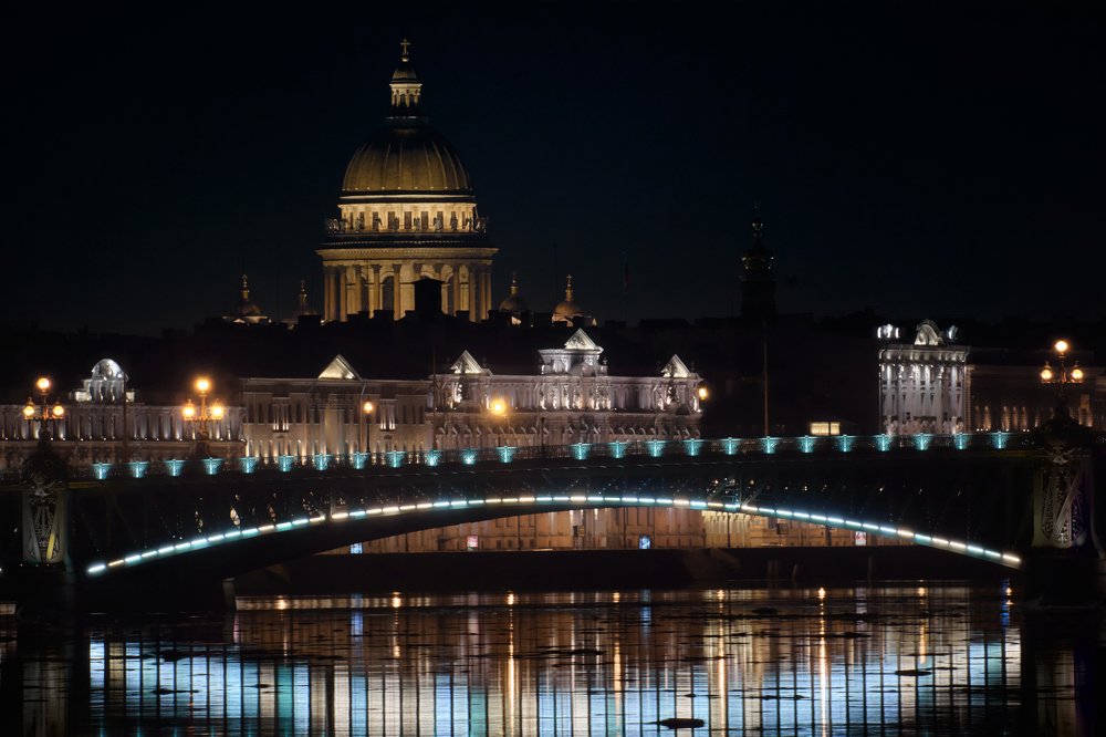 Ночь. Музыка. Огни. Исаакий.