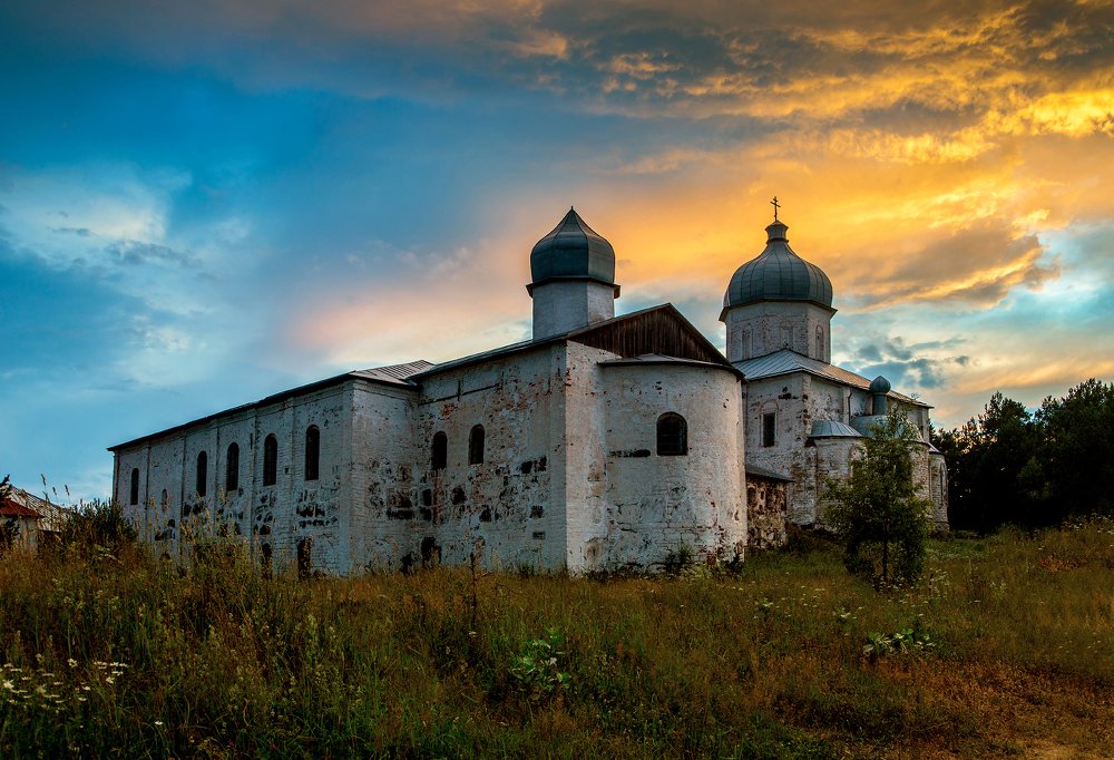 Крестовоздвиженский Собор на острове Кий.