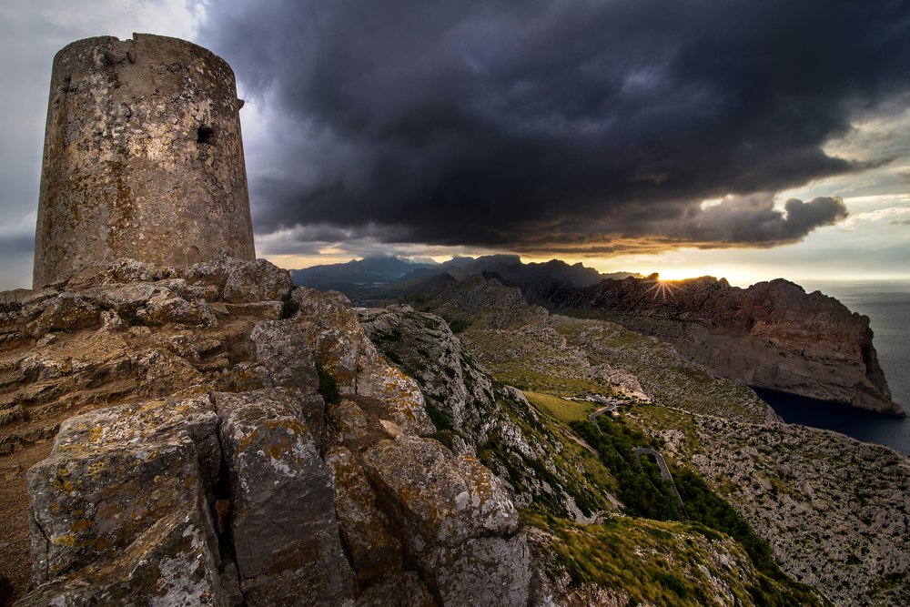 The Edge of dipping light