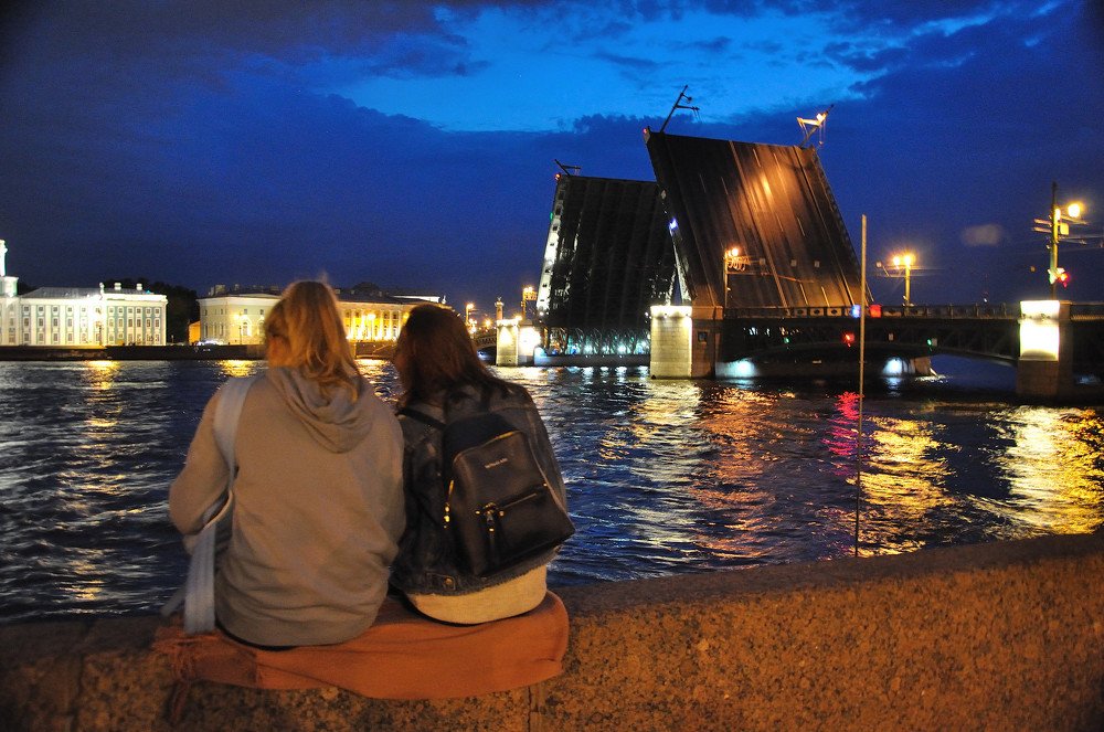 Мосты развели