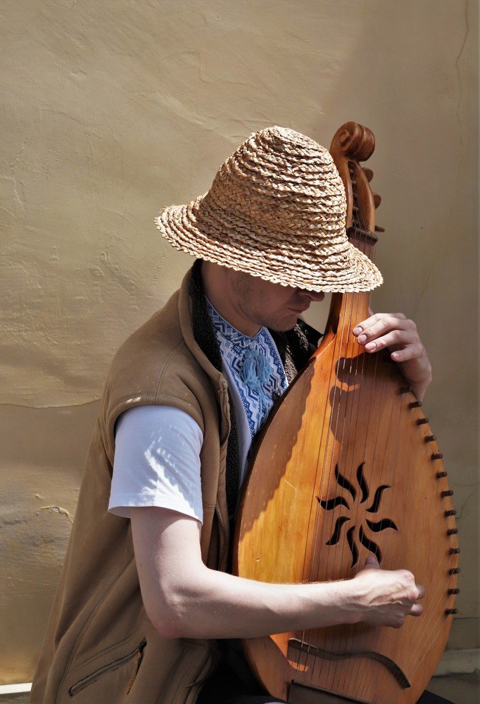 Бандурист...