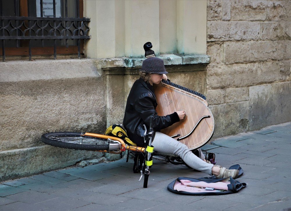 Бандуристка...