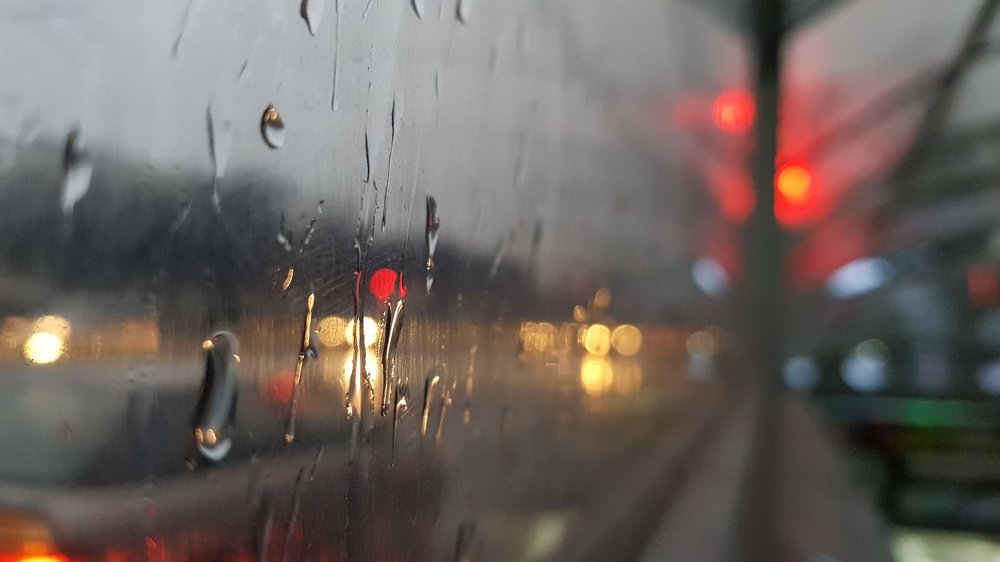 А за окном -дождь!