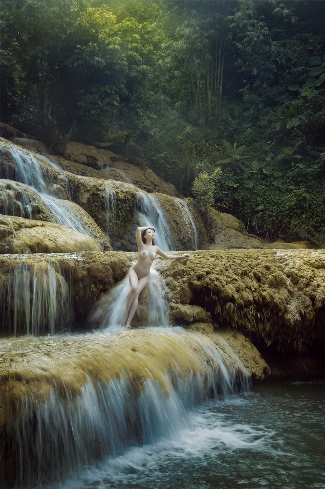 Photograph by Lê Hồng Tuấn