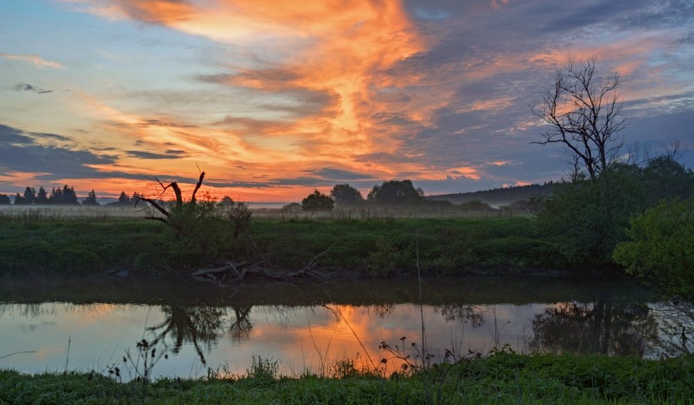 Рассвет над Упою.