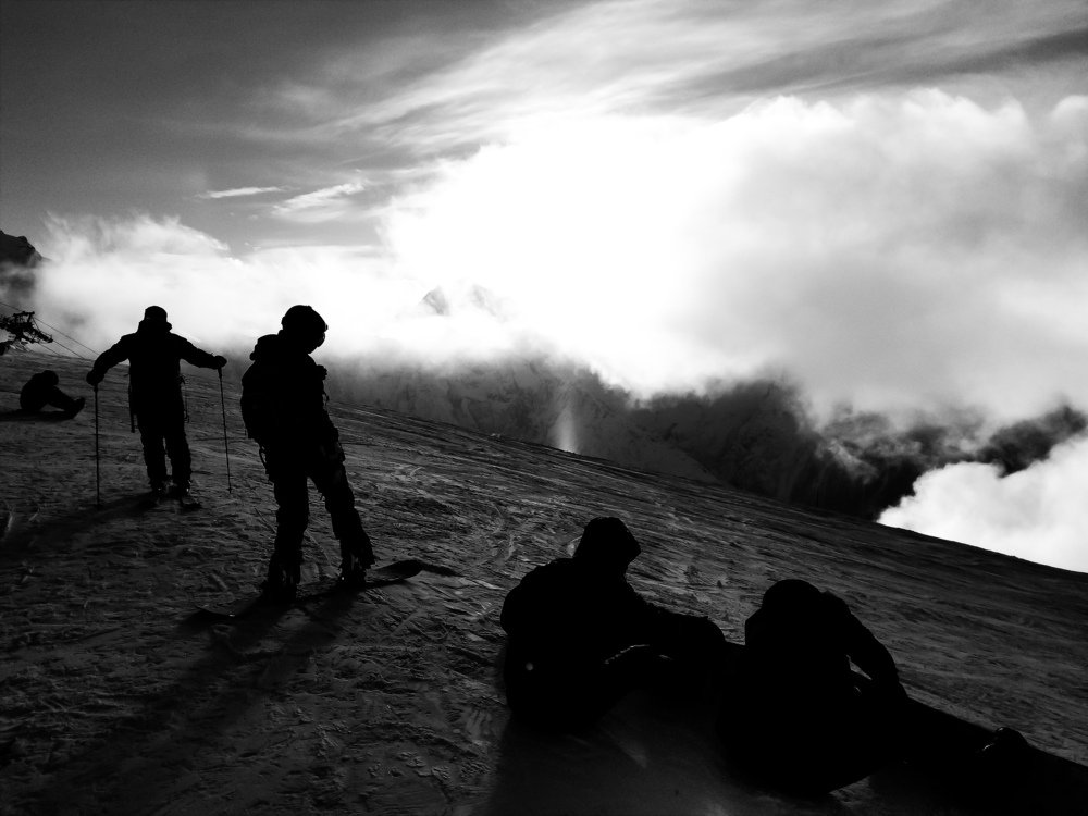 One minute before the start