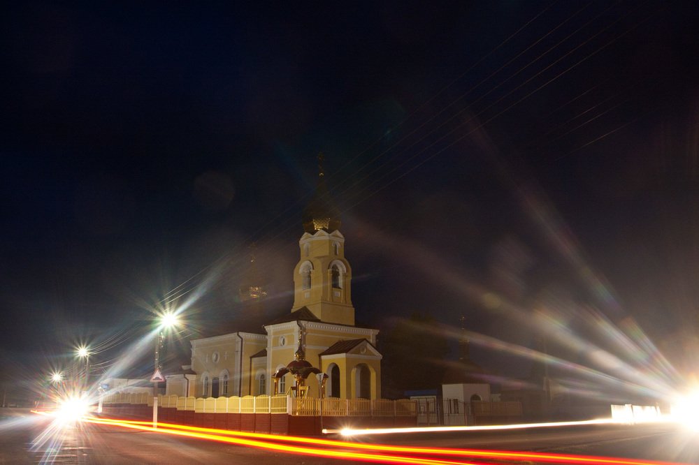 В свете ночных огней