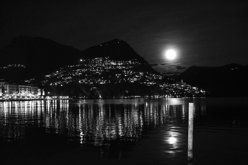 Luna en Lugano