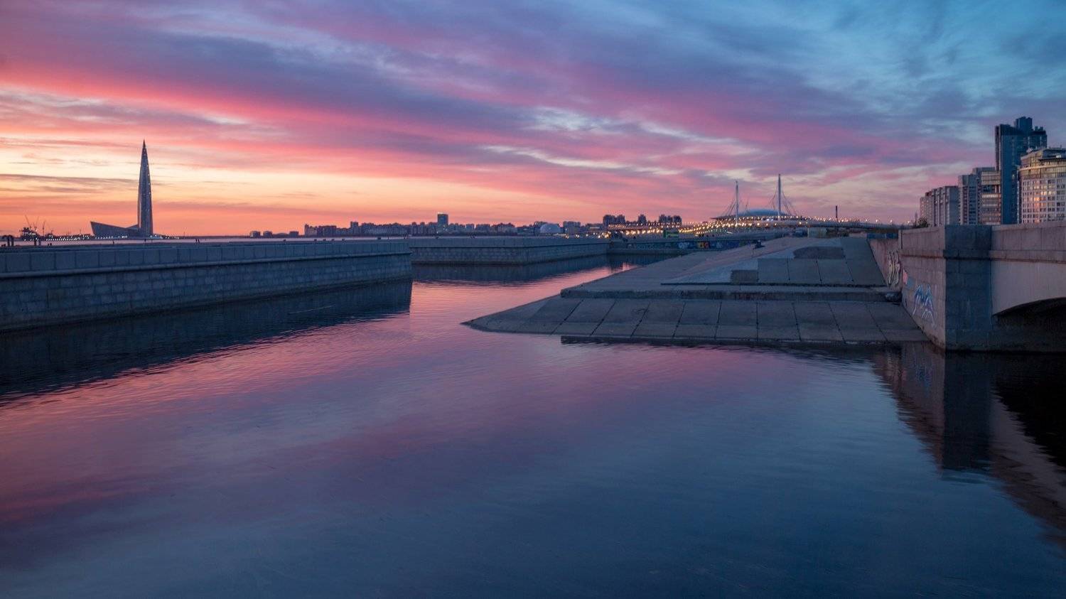 Purple sunset in the harbor