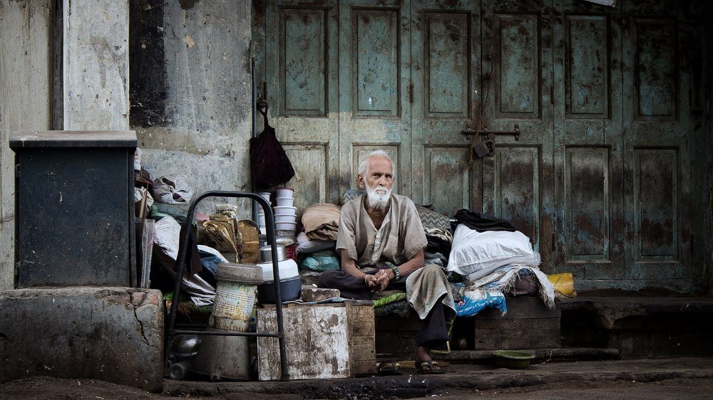 Live in a gap between two words