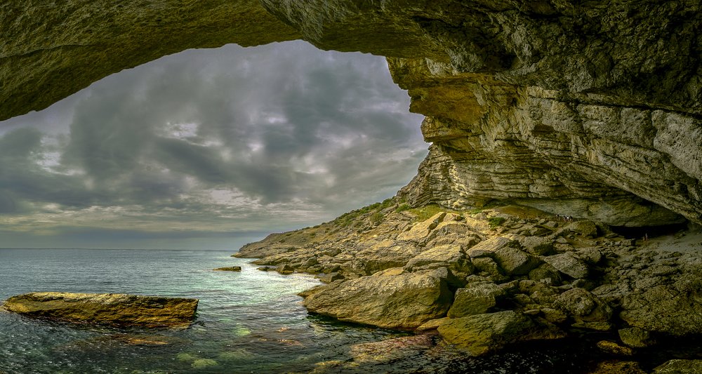 Грот на Тропе Голицына