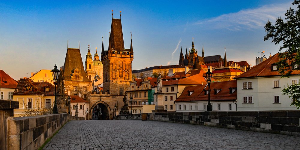 The Charle's Bridge. Sunrise.