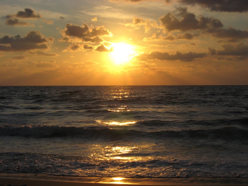 Закат над морем