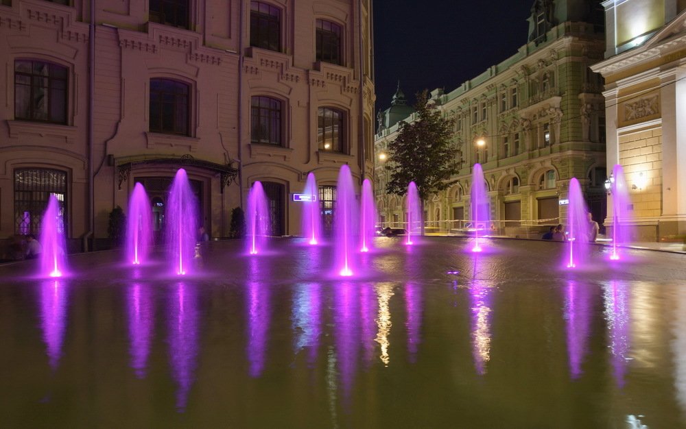 На Биржевой площади