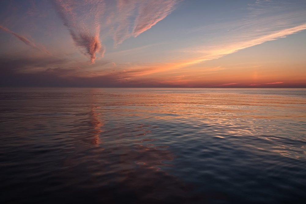 море бывает разное..