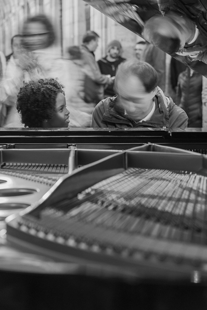 Piano lessons at the steet