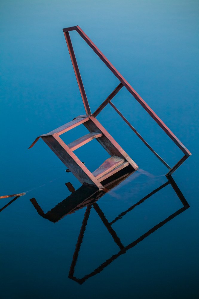 В течение времени. В течении реки. Неподвижность...