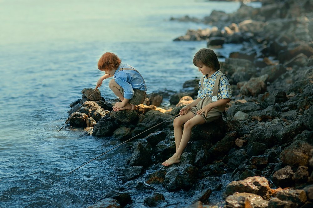 Юные рыбаки