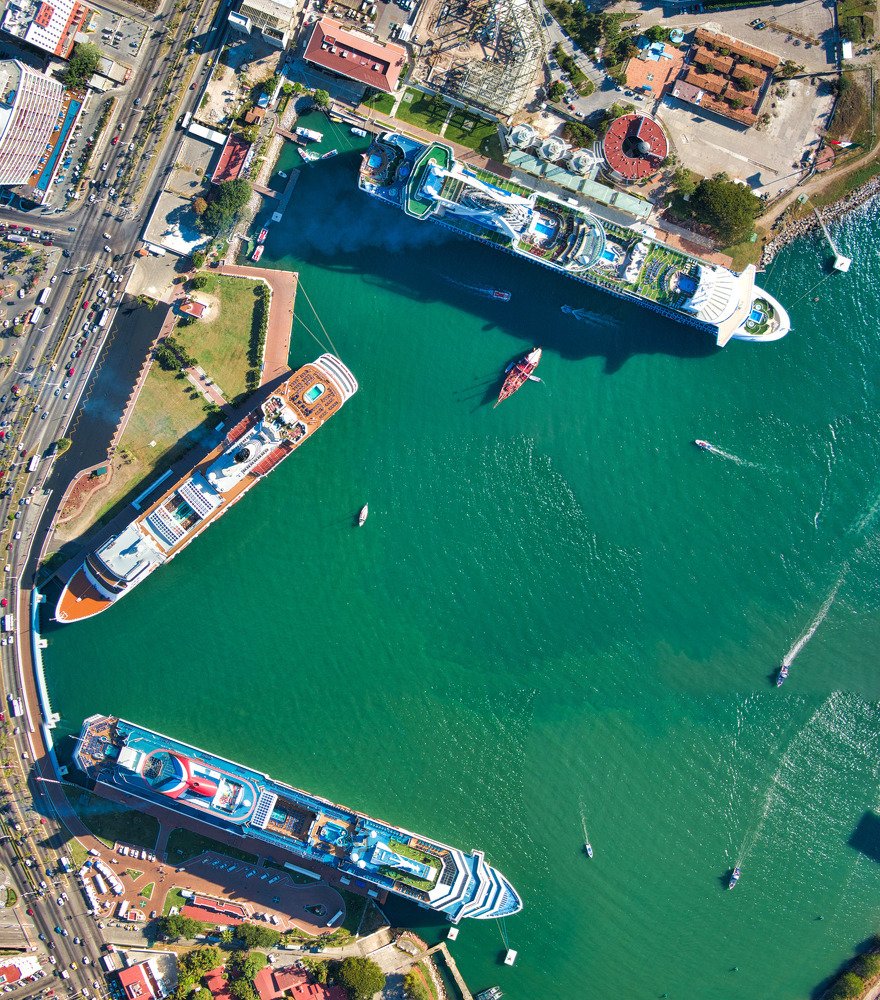 3 Giants of the Seas