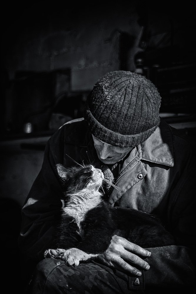 Мужчина и его кот