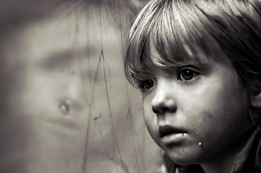 portret uliczny - mały chłopiec